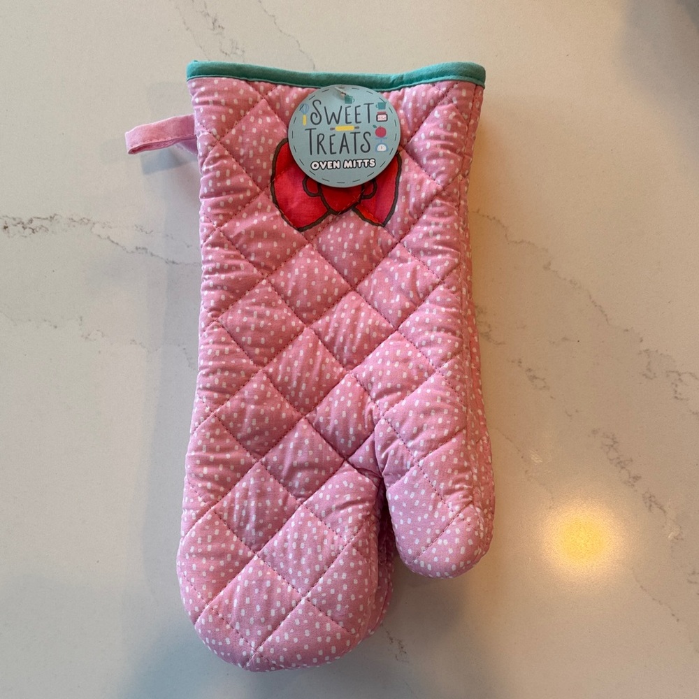 Sanrio x Loot Crate Exclusive Oven Mitts